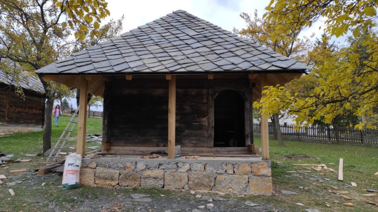 cottage-roof-slats-2