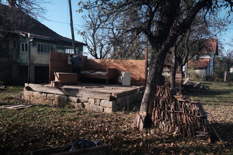 an old wooden cottage disassembling process